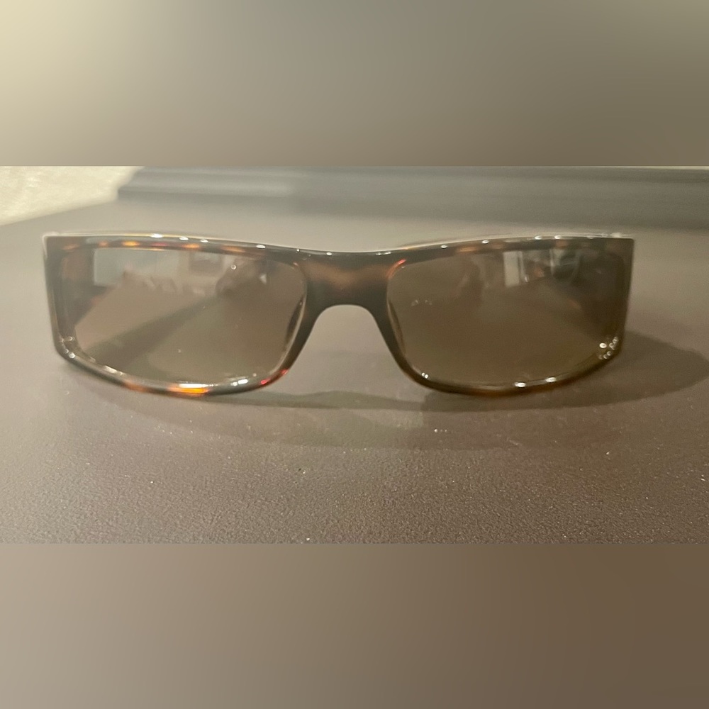 Small frame Gucci sunglasses